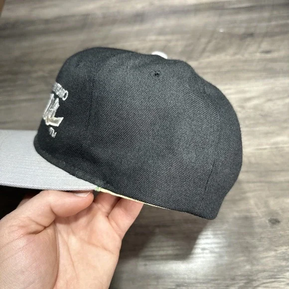 VTG 1990s San Antonio Spurs Sports Specialties Script Wool Two Tone Snapback Hat